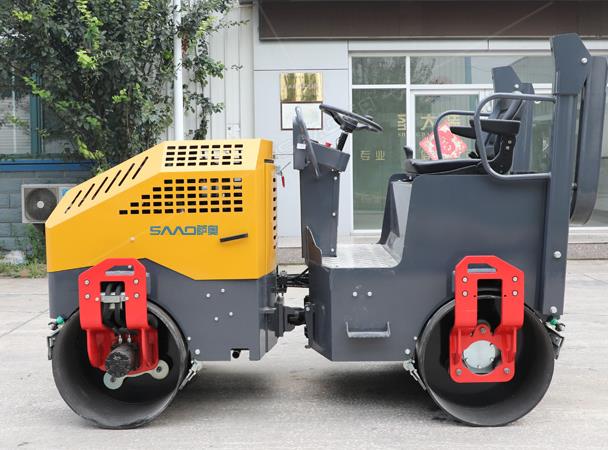 小型<font color='red'><font color='red'>壓路機</font></font>停放時，方向
